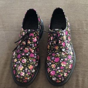 Doc Martens floral size 10 W shoes